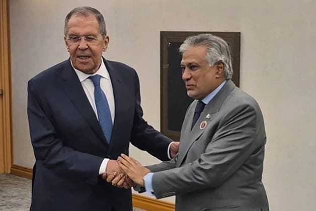 PHILIPPINES, MANILA - JULY 22, 2026: Russia s Minister of Foreign Affairs Sergei Lavrov and Pakistan s Minister for Foreign Affairs Muhammad Ishaq Dar shake hands during a meeting on the sidelines of ASEAN-led events. Video grab. Best quality available. TASS  95312424