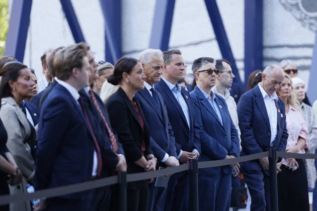 22. juli markering ved minnesmerket i Regjeringskvartalet Oslo 20260722. 22. juli markering ved minnesmerket ved hoyblokka i Regjeringskvartalet. I ar er det 15 ar siden terrorangrepet hvor 77 mennesker mistet livet i 2011. Foto: Frederik Ringnes NTB Oslo Norge dJJqUk4NfWA EDITORIAL USE ONLY Ref:_BNCdJJqUk4NfWA.jpg *** July 22 commemoration at the memorial in the Government Quarter, Oslo 20260722 July 22 commemoration at the memorial at the Hoyblokka building in the Government Quarter This year marks 15 years since the terrorist attack in which 77 people lost their lives in 2011 Photo by Frederik Ringnes, NTB, Oslo, Norway dJJqUk4NfWA EDITORIAL USE ONLY Ref BNCdJJqUk4NfWA jpg  Copyright: xFrederikxRingnesx xNTBx