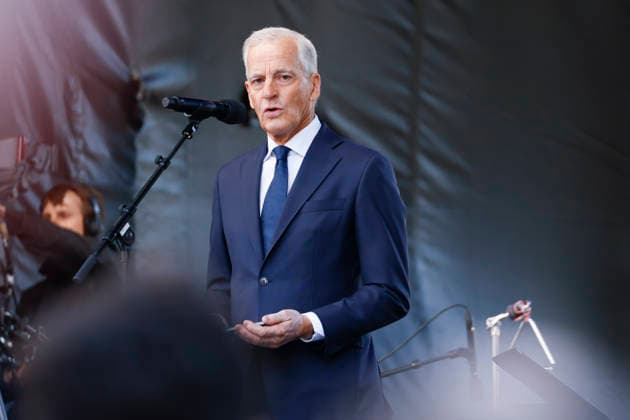 22. juli markering ved minnesmerket i Regjeringskvartalet Oslo 20260722. Statsminister Jonas Gahr Store taler. Â¨22. juli markering ved minnesmerket ved hoyblokka i Regjeringskvartalet. I ar er det 15 ar siden terrorangrepet hvor 77 mennesker mistet livet i 2011. Foto: Frederik Ringnes NTB Oslo Norge WQITKBFh9lI EDITORIAL USE ONLY Ref:_BNCWQITKBFh9lI.jpg *** July 22 commemoration at the memorial in the Government Quarter, Oslo 20260722 Prime Minister Jonas Gahr Store delivers a speech July 22 commemoration at the memorial at the Hoyblokka building in the Government Quarter. This year marks 15 years since the terrorist attack in which 77 people lost their lives in 2011. Photo: Frederik Ringnes, NTB, Oslo, Norway. WQITKBFh9lI EDITORIA  Copyright: xFrederikxRingnesx xNTBx
