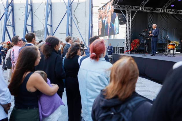 22. juli markering ved minnesmerket i Regjeringskvartalet Oslo 20260722. Statsminister Jonas Gahr Store taler. Â¨22. juli markering ved minnesmerket ved hoyblokka i Regjeringskvartalet. I ar er det 15 ar siden terrorangrepet hvor 77 mennesker mistet livet i 2011. Foto: Frederik Ringnes NTB Oslo Norge gs0H9JegD6U EDITORIAL USE ONLY Ref:_BNCgs0H9JegD6U.jpg *** July 22 commemoration at the memorial in the Government Quarter, Oslo 20260722 Prime Minister Jonas Gahr Store delivers a speech July 22 commemoration at the memorial at the Hoyblokka building in the Government Quarter. This year marks 15 years since the terrorist attack in which 77 people lost their lives in 2011. Photo: Frederik Ringnes, NTB, Oslo, Norway gs0H9JegD6U EDITORIAL  Copyright: xFrederikxRingnesx xNTBx
