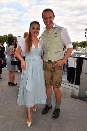 Felix Loch mit Ehefrau Lisa Sommerempfang des Bayerischen Landtags 2026 Neuen Schloss Schleißheim München 21. Juli 2026 *** Felix Loch with his wife Lisa at the Bavarian State Parliament’s Summer Reception 2026 at the New Palace in Schleißheim, Munich, July 21, 2026