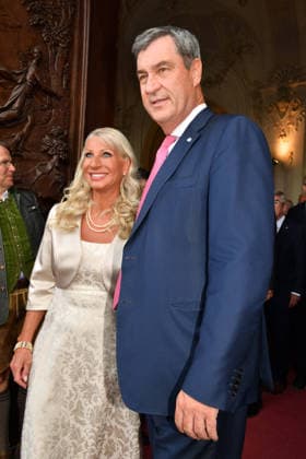 Markus Söder mit Ehefrau Karin Sommerempfang des Bayerischen Landtags 2026 Neuen Schloss Schleißheim München 21. Juli 2026 *** Markus Söder with his wife Karin at the 2026 Summer Reception of the Bavarian State Parliament at the New Palace in Schleißheim, Munich, July 21, 2026