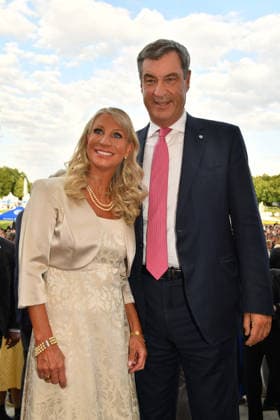 Markus Söder mit Ehefrau Karin Sommerempfang des Bayerischen Landtags 2026 Neuen Schloss Schleißheim München 21. Juli 2026 *** Markus Söder with his wife Karin at the 2026 Summer Reception of the Bavarian State Parliament at the New Palace in Schleißheim, Munich, July 21, 2026