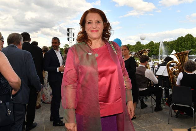 Luise Kinseher Sommerempfang des Bayerischen Landtags 2026 Neuen Schloss Schleißheim München 21. Juli 2026 *** Luise Kinseher, 2026 Summer Reception of the Bavarian State Parliament, New Schleißheim Palace, Munich, July 21, 2026