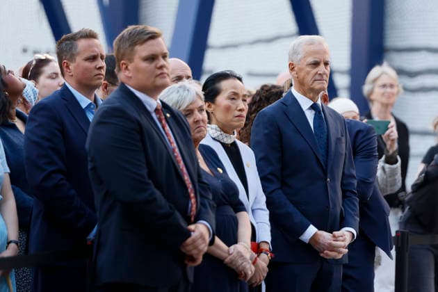 22. juli markering ved minnesmerket i Regjeringskvartalet Oslo 20260722. Statsminister Jonas Gahr Storeunder markeringen. Â¨22. juli markering ved minnesmerket ved hoyblokka i Regjeringskvartalet. I ar er det 15 ar siden terrorangrepet hvor 77 mennesker mistet livet i 2011. Foto: Frederik Ringnes NTB Oslo Norge CdD3uhMUXjI EDITORIAL USE ONLY Ref:_BNCCdD3uhMUXjI.jpg *** July 22 commemoration at the memorial in the Government Quarter, Oslo 20260722 Prime Minister Jonas Gahr Storeunder at the commemoration July 22 commemoration at the memorial at the Hoyblokka building in the Government Quarter. This year marks 15 years since the terrorist attack in which 77 people lost their lives in 2011. Photo: Frederik Ringnes, NTB, Oslo, Norway. C  Copyright: xFrederikxRingnesx xNTBx