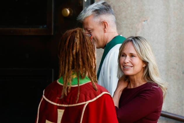 22. juli markering i Oslo domkirke Oslo 20260722. Ordforer i Oslo Anne Lindboe ankommer 22. juli markeringen i Oslo Domkirke. I ar er det 15 ar siden terrorangrepet hvor 77 mennesker mistet livet i 2011. Foto: Frederik Ringnes NTB Oslo Norge BabNDIyV5hs EDITORIAL USE ONLY Ref:_BNCBabNDIyV5hs.jpg *** July 22 Commemoration at Oslo Cathedral, Oslo, July 22, 2026. Oslo Mayor Anne Lindboe arrives at the July 22 commemoration at Oslo Cathedral. This year marks the 15th anniversary of the terrorist attack in which 77 people lost their lives in 2011. Photo: Frederik Ringnes NTB Oslo Norway BabNDIyV5hs EDITORIAL USE ONLY Ref BNCBabNDIyV5hs jpg  Copyright: xFrederikxRingnesx xNTBx