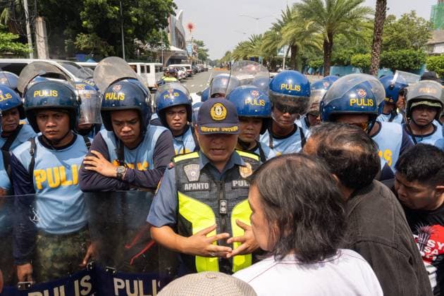July 22, 2026, Pasay City, Philippines: PASAY Pasay City, PHILIPPINES Ã¢â‚¬ JULY 22, 2026: Protesters from the progressive alliance Bagong Alyansang Makabayan (Bayan) were dispersed by police after attempting to hold a demonstration outside the Philippine International Convention Center (PICC) in Pasay City, where the 59th ASEAN Foreign Ministers Meeting is being held from July 20Ã¢â‚¬24, 2026. The protest sought to condemn the presence of US Secretary of State Marco Rubio, whom demonstrators labeled a war criminal over his alleged role in US military actions abroad. Pasay City Philippines - ZUMAq101 20260722_zna_q101_016 Copyright: xCharlesxEdmonxS.xPerezx