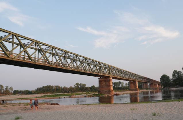 IPA86888832 - Mezzanino, Pavia, Ponte della Becca, July 22, 2026: The Po River has run dry; there is a water emergency and drought affecting Italy’s rivers. The Po River is 3 meters below its normal level, with vast stretches of sand; climate change and global warming  Copyright: xDuilioxPiaggesix xDuilioxPiaggesix 86888832