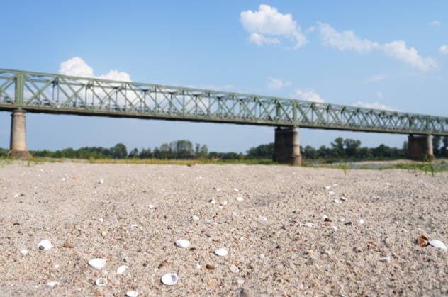 IPA86888867 - Mezzanino, Pavia, Ponte della Becca, July 22, 2026: The Po River has run dry; there is a water emergency and drought in Italy’s rivers. The Po River is 3 meters below its normal level, with vast stretches of sand; climate change and global warming  Copyright: xDuilioxPiaggesix xDuilioxPiaggesix 86888867