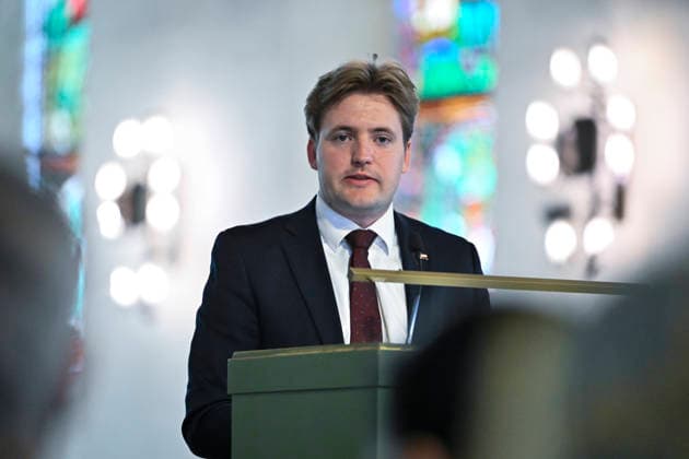 22. juli markering i Oslo domkirke Oslo 20260722. Generalsekretaer i AUF Halvor Endrerud taler under 22. juli markeringen i Oslo Domkirke. I ar er det 15 ar siden terrorangrepet hvor 77 mennesker mistet livet i 2011. Foto: Annika Byrde NTB POOL Oslo Norge KmzWWNWTRPY EDITORIAL USE ONLY Ref:_BNC_POLKmzWWNWTRPY.jpg *** July 22 commemoration at Oslo Cathedral, Oslo, July 22, 2026. AUF Secretary-General Halvor Endrerud speaks during the July 22 commemoration at Oslo Cathedral. This year marks the 15th anniversary of the terrorist attack in which 77 people lost their lives in 2011. Photo: Annika Byrde, NTB POOL, Oslo, Norway, KmzWWNWTRPY, EDITORIAL USE ONLY, Ref BNC POLKmzWWNWTRPY jpg  Copyright: xAnnikaxByrdex xNTBx