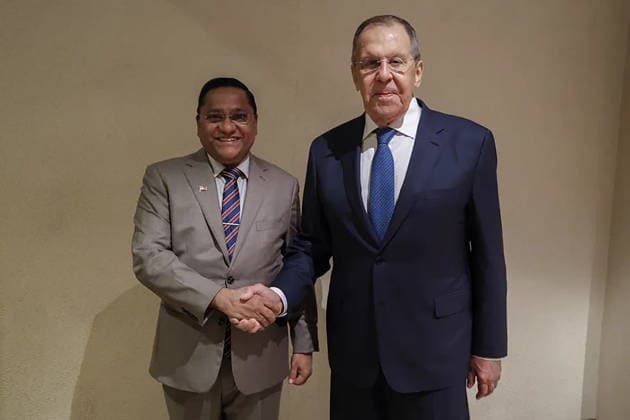 PHILIPPINES, MANILA - JULY 22, 2026: Sri Lanka s Minister of Foreign Affairs Vijitha Herath (L) and Russia s Minister of Foreign Affairs Sergei Lavrov shake hands during a meeting on the sidelines of ASEAN-led events. Video grab. Best quality available. TASS Manila Philippines  - ZUMAt113 20260722_zaa_t113_010 Copyright: xTassx