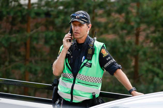 Norwegen, Großbrand in Drammen #2 Brann i Drammen Krokstadelva 20260722. Innsatsleder i politiet Geir Brodahl. Storbrannen som startet fredag ettermiddag i et rekkehus ved Krokstadelva i Drammen. Omrade fotografert onsdag. Foto: Frederik Ringnes NTB Krokstadelva Norge zjRCzs-HfEk EDITORIAL USE ONLY Ref:_BNCzjRCzs-HfEk.jpg *** Fire in Drammen, Krokstadelva, July 22, 2026 Police Incident Commander Geir Brodahl The major fire that broke out Friday afternoon in a townhouse near Krokstadelva in Drammen The area photographed on Wednesday Photo: Frederik Ringnes, NTB Krokstadelva, Norway zjRCzs HfEk EDITORIAL USE ONLY Ref BNCzjRCzs HfEk jpg  Copyright: xFrederikxRingnesx xNTBx