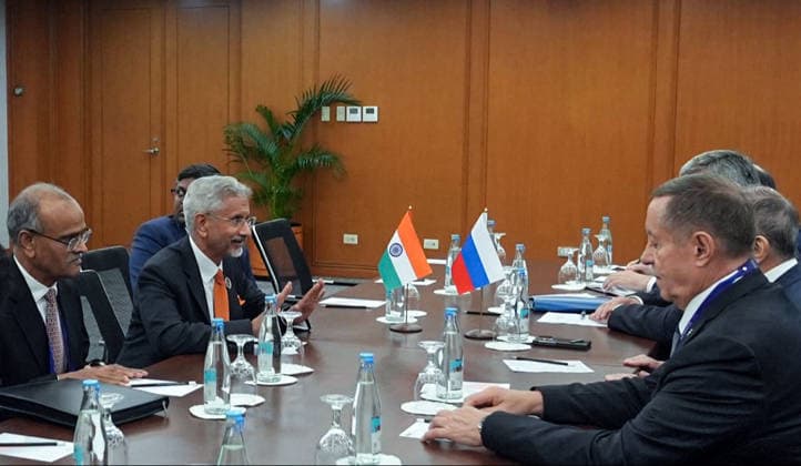 RECORD DATE NOT STATED External Affairs Minister S Jaishankar meets Russian Foreign Minister Sergey Lavrov Manila Philippines , Jul 22 (ANI): External Affairs Minister S Jaishankar meets Russian Foreign Minister Sergey Lavrov, in Manila on Wednesday. (@DrSJaishankar X ANI Photo) Manila Philippines Copyright: xANIx ANI_20260722067