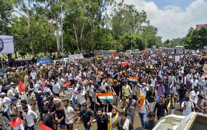 AISA supporters stage a Lok Bhawan March against the irregularities and examination paper leaks Patna, Jul 22 (ANI): AISA supporters stage a protest during the Lok Bhawan March against irregularities and examination paper leaks, in Patna on Wednesday. Patna Bihar India Copyright: xANIx ANI_20260722126