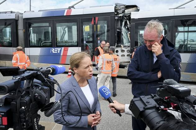 ROTTERDAM - Mayor Carola Schouten of Rotterdam on the Erasmus Bridge following a tram accident. Two trams collided there, injuring several people. FRANK DE ROO ANP netherlands out - belgium out  Copyright: xx x564054648x originalFilename: 564054648.jpg