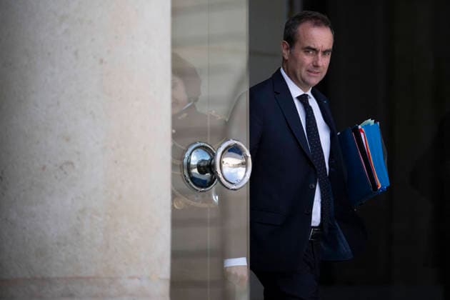 Weekly Cabinet Meeting - Paris France s Prime Minister Sebastien Lecornu leaves after the weekly cabinet meeting at the Elysee Palace in Paris on July 22, 2026.Photo by Eliot Blondet ABACAPRESS.COM Paris France France  Copyright: xBlondetxEliot ABACAx