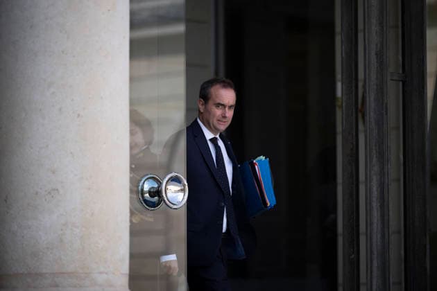Weekly Cabinet Meeting - Paris France s Prime Minister Sebastien Lecornu leaves after the weekly cabinet meeting at the Elysee Palace in Paris on July 22, 2026.Photo by Eliot Blondet ABACAPRESS.COM Paris France France  Copyright: xBlondetxEliot ABACAx