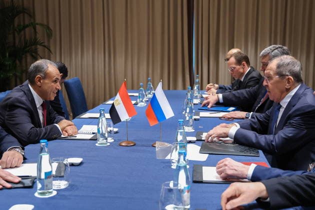 PHILIPPINES, MANILA - JULY 22, 2026: Egypt s Minister of Foreign Affairs Badr Abdelatty (L) and Russia s Minister of Foreign Affairs Sergei Lavrov (R) shake hands during a meeting on the sidelines of ASEAN-led events. Best quality available. Russian Foreign Ministry TASS  95327805