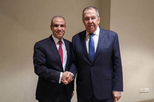 PHILIPPINES, MANILA - JULY 22, 2026: Egypt s Minister of Foreign Affairs Badr Abdelatty (L) and Russia s Minister of Foreign Affairs Sergei Lavrov shake hands during a meeting on the sidelines of ASEAN-led events. Best quality available Manila Philippines  - ZUMAt113 20260722_zaa_t113_122 Copyright: xRussianxForeignxMinistryx