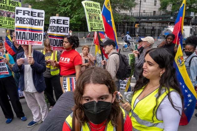 People demonstrate to demand the release of ousted Venezuelan President Nicolas Maduro and his wife, Cilia Flores, near the US District Court for the Southern District of New York, USA, 22 July 2026. Protest demands the release of Nicolas Maduro in New York !ACHTUNG: NUR REDAKTIONELLE NUTZUNG!  Copyright: xAngelxColmenaresx AME1909 20260722-55020961469_1