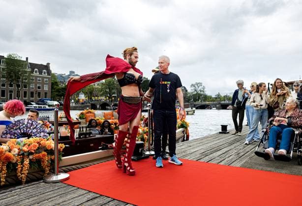 AMSTERDAM - Drag queens and drag kings at the opening of the WorldPride program of the Shakespeare Club of COC Amsterdam and surroundings and H ART Museum. RAMON VAN FLYMEN ANP netherlands out - belgium out  Copyright: xx x564060906x originalFilename: 564060906.jpg