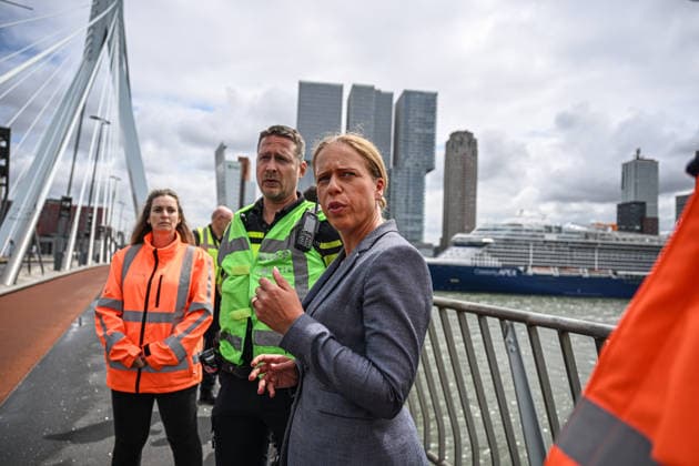 Several injured after trams collide on Rotterdam s Erasmus Bridge ROTTERDAM, NETHERLANDS - JULY 22: Rotterdam Mayor Carola Schouten inspects the trams at the scene on the Erasmus Bridge where two trams collided, resulting in injuries in Rotterdam, Netherlands on July 22, 2026. Emergency services quickly responded to the scene, with police, firefighters and medical teams working to assist those affected. The collision caused disruption in the area as authorities secured the location and launched an investigation into the circumstances of the crash. Mouneb Taim Anadolu Rotterdam Netherlands Antilles. Editorial use only. Please get in touch for any other usage.  Copyright: x2026xAnadoluxMounebxTaimx