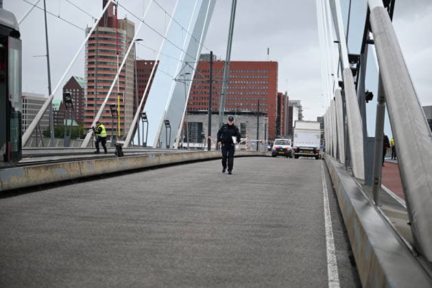 Several injured after trams collide on Rotterdam s Erasmus Bridge ROTTERDAM, NETHERLANDS - JULY 22: A view of the scene after two trams collided on the Erasmus Bridge in Rotterdam, Netherlands, on July 22, 2026. Several people were injured in the collision. Emergency services responded to the incident, and authorities launched an investigation into the cause of the crash. Mouneb Taim Anadolu Rotterdam Netherlands Antilles. Editorial use only. Please get in touch for any other usage.  Copyright: x2026xAnadoluxMounebxTaimx