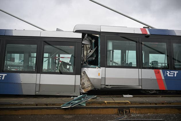 Several injured after trams collide on Rotterdam s Erasmus Bridge ROTTERDAM, NETHERLANDS - JULY 22: A view of the scene after two trams collided on the Erasmus Bridge in Rotterdam, Netherlands, on July 22, 2026. Several people were injured in the collision. Emergency services responded to the incident, and authorities launched an investigation into the cause of the crash. Mouneb Taim Anadolu Rotterdam Netherlands Antilles. Editorial use only. Please get in touch for any other usage.  Copyright: x2026xAnadoluxMounebxTaimx