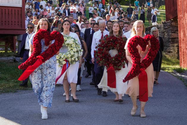 July 22nd commemoration on Utoya Utoeya 20260722. Wreath-laying during the 22nd of July commemoration on Utoeya. This year marks 15 years since the terrorist attacks in which 77 people were killed in 2011. 69 of them werw shot dead at Utoeya. Photo: Thomas Fure NTB Utoya Norway duYExHCiwQY EDITORIAL USE ONLY Ref:_BNC_POLduYExHCiwQY.jpg *** July 22 Commemoration on Utoya Utoeya 20260722 Wreath-laying ceremony during the July 22 commemoration on Utoya This year marks 15 years since the terrorist attacks in which 77 people were killed in 2011; 69 of them were shot at Utoya. Photo: Thomas Fure, NTB. Utoya, Norway. duYExHCiwQY. EDITORIAL USE ONLY. Ref: BNC POLduYExHCiwQY.jpg  Copyright: xThomasxFurex xNTBx