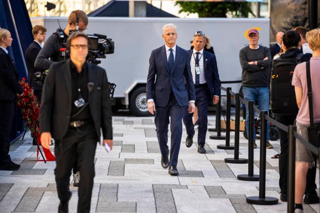 22. juli markering ved minnesmerket i Regjeringskvartalet Oslo 20260722. Statsminister Jonas Gahr Store under 22. juli markering ved minnesmerket ved hoyblokka i Regjeringskvartalet. I ar er det 15 ar siden terrorangrepet hvor 77 mennesker mistet livet i 2011. Foto: Frederik Ringnes NTB Oslo Norge 2x7BwCWoQug EDITORIAL USE ONLY Ref:_BNC2x7BwCWoQug.jpg *** July 22 commemoration at the memorial in the Government Quarter, Oslo 20260722 Prime Minister Jonas Gahr Store during the July 22 commemoration at the memorial by the Hoyblokka building in the Government Quarter. This year marks 15 years since the terrorist attack in which 77 people losttheir lives in 2011. Photo by Frederik Ringnes, NTB, Oslo, Norway 2x7BwCWoQug EDITORIAL USE ONLY  Copyright: xFrederikxRingnesx xNTBx