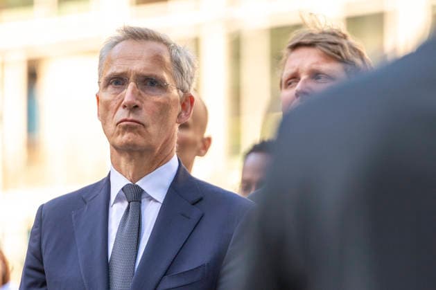 22. juli markering ved minnesmerket i Regjeringskvartalet Oslo 20260722. Finansminister Jens Stoltenberg under 22. juli markering ved minnesmerket ved hoyblokka i Regjeringskvartalet. I ar er det 15 ar siden terrorangrepet hvor 77 mennesker mistet livet i 2011. Foto: Frederik Ringnes NTB Oslo Norge Ge5Zob_J-eI EDITORIAL USE ONLY Ref:_BNCGe5Zob_J-eI.jpg *** July 22 commemoration at the memorial in the Government Quarter, Oslo 20260722 Finance Minister Jens Stoltenberg during the July 22 commemoration at the memorial by the Hoyblokka building in the Government Quarter. This year marks 15 years since the terrorist attack in which 77 people lost their lives in 2011. Photo: Frederik Ringnes, NTB, Oslo, Norway, Ge5Zob J eI. EDITORIAL USE ON  Copyright: xFrederikxRingnesx xNTBx