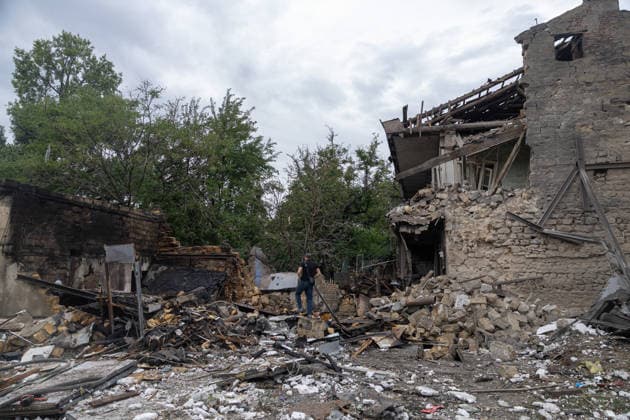 One killed after Russian drone strikes residential building in Odesa ODESA, UKRAINE - JULY 22: A Russian drone struck a two-story residential building during a daytime attack on Odesa, Ukraine, on July 22, 2026. According to local authorities, one man was killed in the strike. Emergency services responded to the scene as rescue and assessment operations continued. Stringer Anadolu Odesa Ukraine. Editorial use only. Please get in touch for any other usage.  Copyright: x2026xAnadoluxStringerx