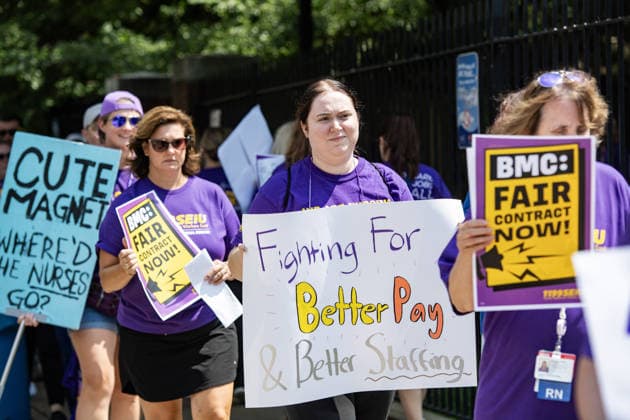 Nurses stage protest for better pay and working conditions in Boston BOSTON, UNITED STATES - JULY 22: Nurses picket outside of Boston Medical Center for a new contract that offers better pay and safer working conditions in Boston, Massachusetts, United States, on July 22, 2026. Joseph Prezioso Anadolu Boston United States. Editorial use only. Please get in touch for any other usage.  Copyright: x2026xAnadoluxJosephxPreziosox