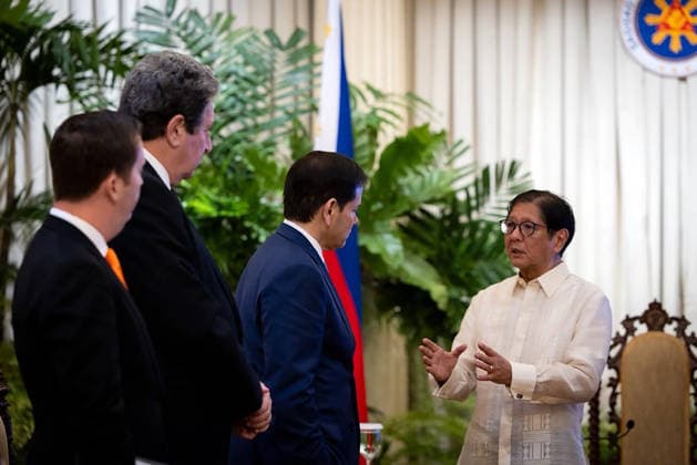 Philippine President Ferdinand Bongbong Marcos Junior (R) meets with United State Secretary of State Marco Rubio (2-R) during a courtesy visit inside Malakanang presidential palace in Manila, Philippines, on Wednesday, July 22, 2026. Rubio is set to attend meetings with ASEAN leaders and the East Asia Summit.  PHL2026072201 U.S.xStatexDepartment