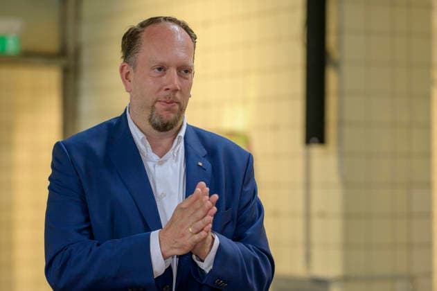 22.07.2026,Pressetermin, Übergabe des Fördermittelbescheids für das Projekt AWO Wir-Garten im Zukunftsgarten der IGA 2027 Marco Schmitz, MdL NRW, Stiftungsratsvorsitzender der Sozialstiftung NRW, bei seiner Rede Dortmund Kokerei Hansa, Emscherallee 11, NRW Deutschland *** July 22, 2026,Press event: Presentation of the grant award notification for the AWO Wir Garten project at the IGA 2027 Future Garden. Marco Schmitz, Member of the State Parliament of North Rhine-Westphalia (MdL NRW) and Chair of the Board of Trustees of the Sozialstiftung NRW, delivering his speech at the Dortmund Kokerei Hansa, Emscherallee 11, North Rhine-Westphalia, Germany