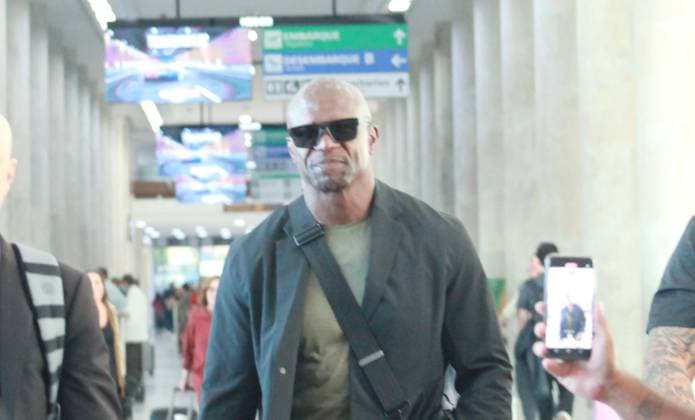 RECORD DATE NOT STATED Actor Terry Crews arrives at Santos Dumont Airport in Rio de Janeiro. Rio de Janeiro (RJ), 07 22 2026 - Terry Crews Series White Chicks - Actor Terry Crews landed at Santos Dumont Airport in Rio de Janeiro on July 22, 2026. The star of White Chicks and Everybody Hates Chris was greeted by fans. The 57-year-old actor is in the country for a series of professional commitments, including the premiere as host of the culinary reality show The Battle of the 100 Cooks, which will air on Discovery Home & Health and HBO Max.(Foto: Onofre Veras Thenews2 imago images) Actor Terry Crews arrives at Santos Dumont Airport in Rio de Janeiro.  Copyright: xonofrexverasx