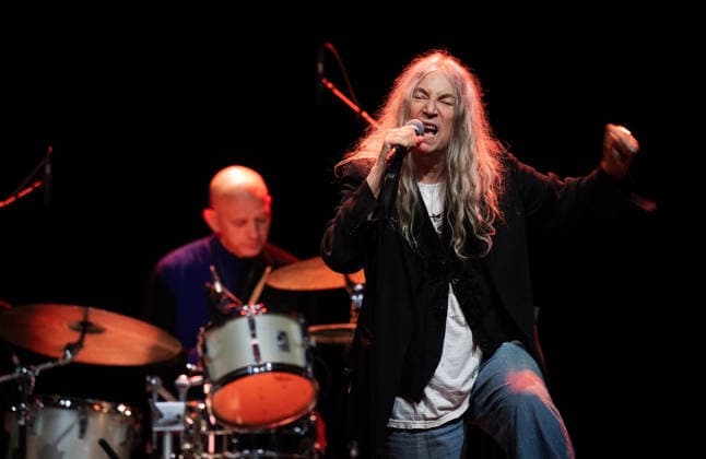 STOCKHOLM, SVERIGE 20260722 Patti Smith spelar pa Cirkus pa onsdagskvällen. STOCKHOLM SWEDEN x62610x *** STOCKHOLM, SWEDEN 20260722 Patti Smith is performing at Cirkus on Wednesday evening STOCKHOLM SWEDEN x62610x  Copyright: xAnnaxHallamsx TTx PATTI SMITH KONSERT 6dt6Cn4vbiI