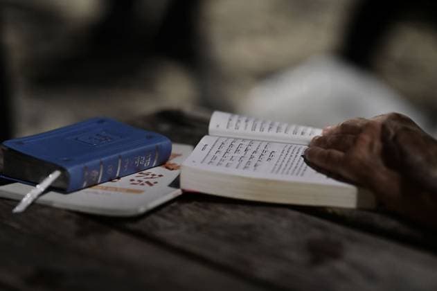 July 22, 2026, Tel-Aviv, Israel: TEL AVIV, ISRAEL Ã¢â‚¬ JULY 22, 2026: Dozens of Jewish worshippers gather at Dizengoff Square in central Tel Aviv for a public reading of the Book of Lamentations on the eve of Tisha B Av, the annual Jewish day of mourning commemorating the destruction of the First and Second Temples in Jerusalem. The observance is marked by prayers, fasting and the reading of biblical texts recalling the tragedies in Jewish history. Tel-Aviv Israel  - ZUMAq101 20260722_zna_q101_228 Copyright: xTomerxNeubergx