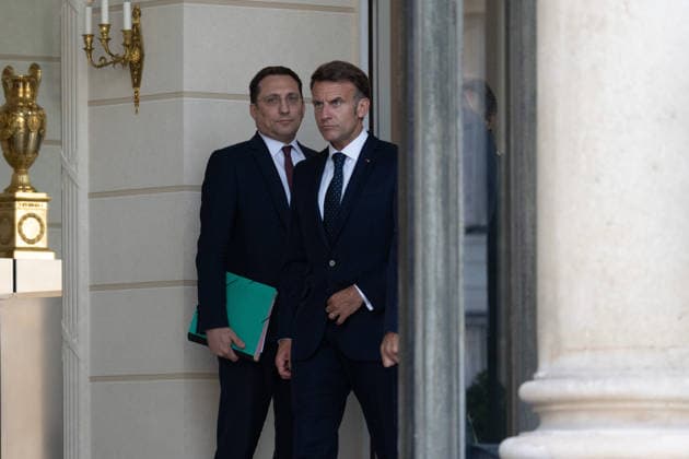 Emmanuel Macron meets with Ursula von der Leyen - Paris French President Emmanuel Macron welcomes European Commission President ahead of their meeting at The Elysee Presidential Palace in Paris on July 22, 2026. Photo by Raphael Lafargue ABACAPRESS.COM Paris France  Copyright: xLafarguexRaphael ABACAx