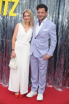 Felix Banaszak mit Ehefrau Charlotte Obermeier bei der KAULITZ & KAULITZ STAFFEL 3 PREMIERE im Delphi Filmpalast in Berlin am 22.07.2026 *** Felix Banaszak with his wife Charlotte Obermeier at the premiere of KAULITZ KAULITZ Season 3 at the Delphi Filmpalast in Berlin on July 22, 2026