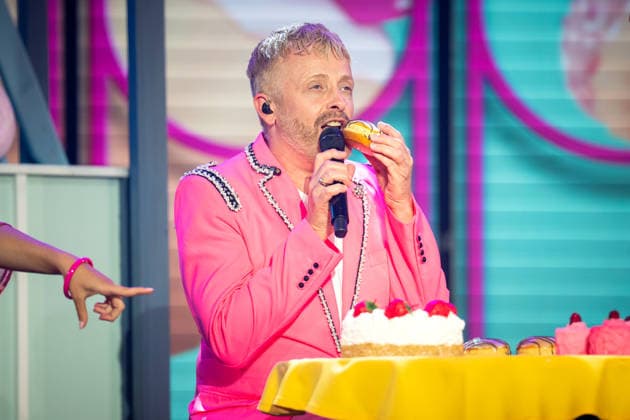 Ross Antony, Paul Reeves, Crazy Summer, Premiere, Europa-Park, Europa-Park Teatro, Rust, Live-Musik, Showballett, TALENT ACADEMY, Bühnenshow, Entertainment, Schlager, Musikshow, Sommer, gute Laune, Emotionen, Humor, Publikum, Autogrammstunde, Prominente, Event, Freizeitpark, Premierenfeier, Presse, Medien, Fotografen, Symbolfoto, Sommerferien, Familienausflug, Tourismus, Baden Württemberg, Veranstaltung, Live Entertainment Rust Europa Park Baden-Württemberg Deutschland *** Ross Antony, Paul Reeves, Crazy Summer, Premiere, Europa-Park, Europa-Park Teatro, Rust, Live Music, Show Ballet, TALENT ACADEMY, Stage Show, Entertainment, Schlager, Music Show, Summer, Good Vibes, Emotions, Humor, Audience, Autograph Session, Celebrities, Event, Amus Copyright: xFINLEYxMÖRCHx