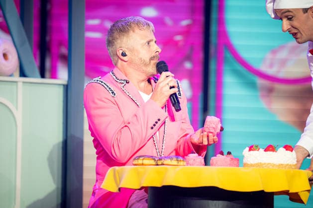 Ross Antony, Paul Reeves, Crazy Summer, Premiere, Europa-Park, Europa-Park Teatro, Rust, Live-Musik, Showballett, TALENT ACADEMY, Bühnenshow, Entertainment, Schlager, Musikshow, Sommer, gute Laune, Emotionen, Humor, Publikum, Autogrammstunde, Prominente, Event, Freizeitpark, Premierenfeier, Presse, Medien, Fotografen, Symbolfoto, Sommerferien, Familienausflug, Tourismus, Baden Württemberg, Veranstaltung, Live Entertainment Rust Europa Park Baden-Württemberg Deutschland *** Ross Antony, Paul Reeves, Crazy Summer, Premiere, Europa-Park, Europa-Park Teatro, Rust, Live Music, Show Ballet, TALENT ACADEMY, Stage Show, Entertainment, Schlager, Music Show, Summer, Good Vibes, Emotions, Humor, Audience, Autograph Session, Celebrities, Event, Amus Copyright: xFINLEYxMÖRCHx