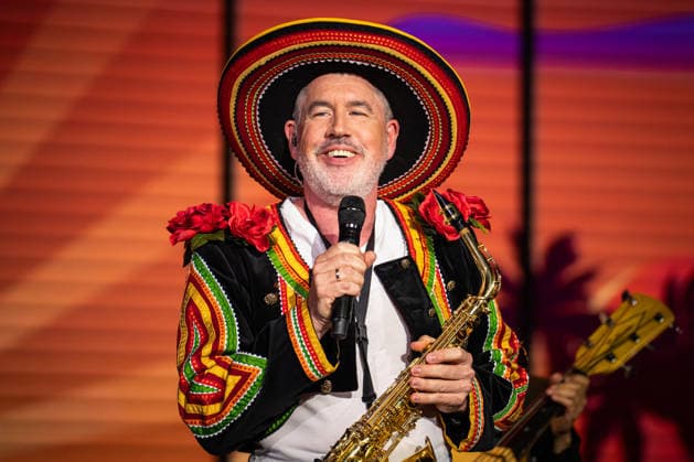 Ross Antony, Paul Reeves, Crazy Summer, Premiere, Europa-Park, Europa-Park Teatro, Rust, Live-Musik, Showballett, TALENT ACADEMY, Bühnenshow, Entertainment, Schlager, Musikshow, Sommer, gute Laune, Emotionen, Humor, Publikum, Autogrammstunde, Prominente, Event, Freizeitpark, Premierenfeier, Presse, Medien, Fotografen, Symbolfoto, Sommerferien, Familienausflug, Tourismus, Baden Württemberg, Veranstaltung, Live Entertainment Rust Europa Park Baden-Württemberg Deutschland *** Ross Antony, Paul Reeves, Crazy Summer, Premiere, Europa-Park, Europa-Park Teatro, Rust, Live Music, Show Ballet, TALENT ACADEMY, Stage Show, Entertainment, Schlager, Music Show, Summer, Good Vibes, Emotions, Humor, Audience, Autograph Session, Celebrities, Event, Amus Copyright: xFINLEYxMÖRCHx