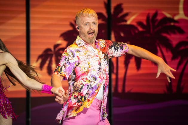 Ross Antony, Paul Reeves, Crazy Summer, Premiere, Europa-Park, Europa-Park Teatro, Rust, Live-Musik, Showballett, TALENT ACADEMY, Bühnenshow, Entertainment, Schlager, Musikshow, Sommer, gute Laune, Emotionen, Humor, Publikum, Autogrammstunde, Prominente, Event, Freizeitpark, Premierenfeier, Presse, Medien, Fotografen, Symbolfoto, Sommerferien, Familienausflug, Tourismus, Baden Württemberg, Veranstaltung, Live Entertainment Rust Europa Park Baden-Württemberg Deutschland *** Ross Antony, Paul Reeves, Crazy Summer, Premiere, Europa-Park, Europa-Park Teatro, Rust, Live Music, Show Ballet, TALENT ACADEMY, Stage Show, Entertainment, Schlager, Music Show, Summer, Good Vibes, Emotions, Humor, Audience, Autograph Session, Celebrities, Event, Amus Copyright: xFINLEYxMÖRCHx