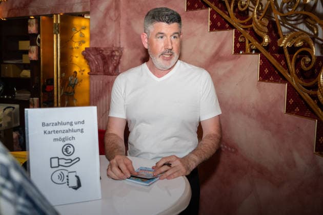 Ross Antony, Paul Reeves, Crazy Summer, Premiere, Europa-Park, Europa-Park Teatro, Rust, Live-Musik, Showballett, TALENT ACADEMY, Bühnenshow, Entertainment, Schlager, Musikshow, Sommer, gute Laune, Emotionen, Humor, Publikum, Autogrammstunde, Prominente, Event, Freizeitpark, Premierenfeier, Presse, Medien, Fotografen, Symbolfoto, Sommerferien, Familienausflug, Tourismus, Baden Württemberg, Veranstaltung, Live Entertainment Rust Europa Park Baden-Württemberg Deutschland *** Ross Antony, Paul Reeves, Crazy Summer, Premiere, Europa-Park, Europa-Park Teatro, Rust, Live Music, Show Ballet, TALENT ACADEMY, Stage Show, Entertainment, Schlager, Music Show, Summer, Good Vibes, Emotions, Humor, Audience, Autograph Session, Celebrities, Event, Amus Copyright: xFINLEYxMÖRCHx