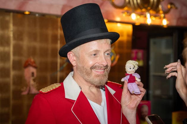 Ross Antony, Paul Reeves, Crazy Summer, Premiere, Europa-Park, Europa-Park Teatro, Rust, Live-Musik, Showballett, TALENT ACADEMY, Bühnenshow, Entertainment, Schlager, Musikshow, Sommer, gute Laune, Emotionen, Humor, Publikum, Autogrammstunde, Prominente, Event, Freizeitpark, Premierenfeier, Presse, Medien, Fotografen, Symbolfoto, Sommerferien, Familienausflug, Tourismus, Baden Württemberg, Veranstaltung, Live Entertainment Rust Europa Park Baden-Württemberg Deutschland *** Ross Antony, Paul Reeves, Crazy Summer, Premiere, Europa-Park, Europa-Park Teatro, Rust, Live Music, Show Ballet, TALENT ACADEMY, Stage Show, Entertainment, Schlager, Music Show, Summer, Good Vibes, Emotions, Humor, Audience, Autograph Session, Celebrities, Event, Amus Copyright: xFINLEYxMÖRCHx