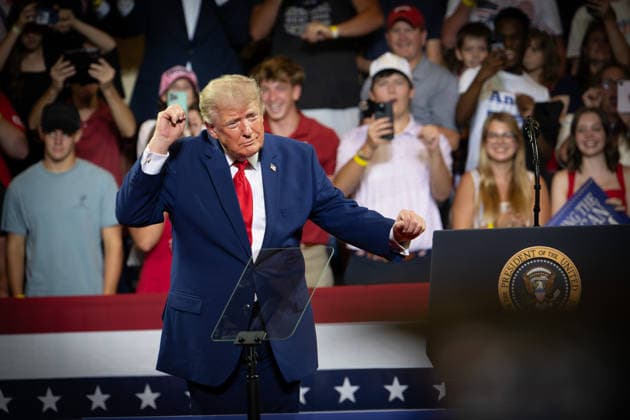 July 22, 2026, Marietta, Georgia, USA: President DONALD TRUMP dances for the crowd at a rally at Wheeler High School north of Atlanta Marietta USA  - ZUMAn03_ 20260722_zaf_n03_013 Copyright: xRobinxRaynex