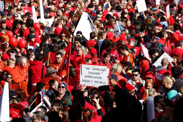 The Victoria State Teachers Strike Protest in Melbourne - 23 Jul 2026 Protesters hold placards during the rally. Hundreds of members of the Australian Education Union (AEU) marched from Bourke Street Mall to the Victorian Parliament in Melbourne, calling for better pay, improved working conditions, increased public school funding, and a revised Victorian Government Schools Agreement (VGSA). Melbourne Australia Copyright: xYexMyoxKhantx xSOPAxImagesx YeMyoKhant_24