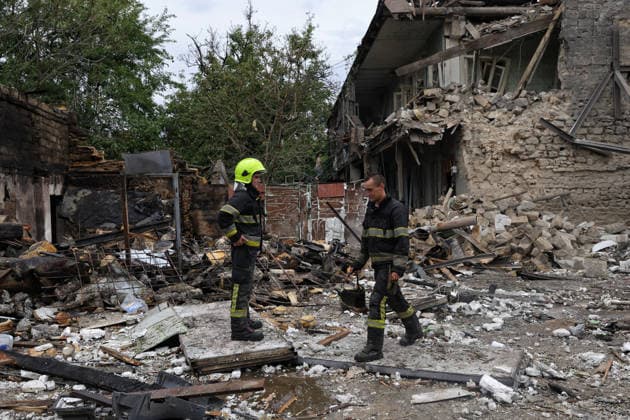 Rescuers clear the rubble at a two-storey residential building partially destroyed by a Russian drone attack, Odesa, Ukraine, July 22, 2026. In the morning, the Russian army struck the southern port city with attack drones, killing a man and injuring two people - an 82-year-old woman and a 54-year-old man. (Photo by Nina Liashonok Ukrinform) Russian army attacks Odesa with drones, killing 1 man  Copyright: xNinaxLiashonokx