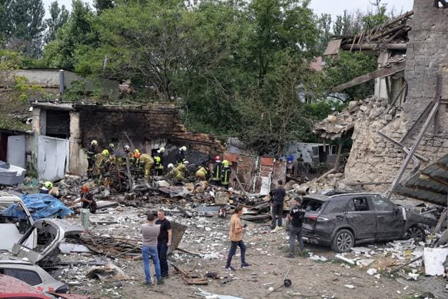 Rescuers clear the rubble at a two-storey residential building partially destroyed by a Russian drone attack, Odesa, Ukraine, July 22, 2026. In the morning, the Russian army struck the southern port city with attack drones, killing a man and injuring two people - an 82-year-old woman and a 54-year-old man. (Photo by Nina Liashonok Ukrinform) Russian army attacks Odesa with drones, killing 1 man  Copyright: xNinaxLiashonokx